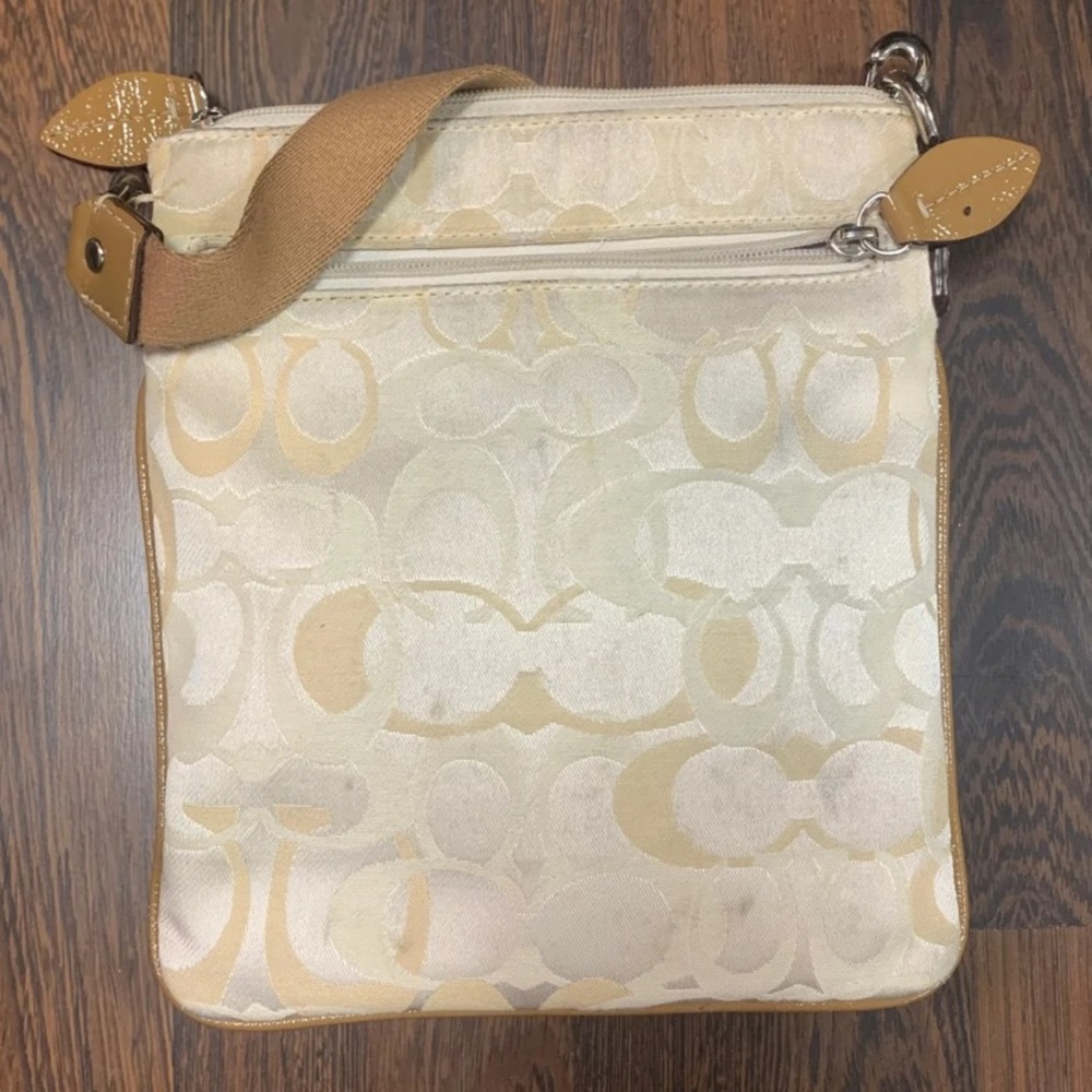 Coach Bag - Picture 2 of 3